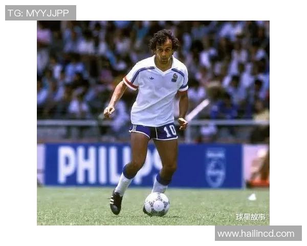 短发女足球明星展现赛场风采 独特魅力成就球场传奇